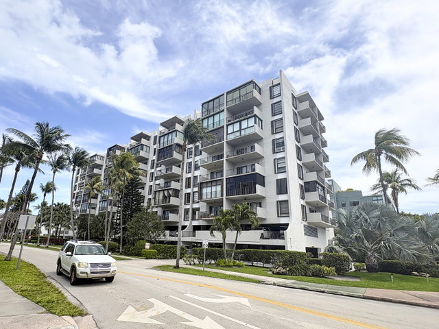 Key Bisc Ambassador Condo photo 3